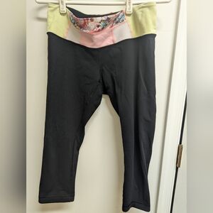 Lululemon Wunder Under Crop Full On Luon Reversible Floral Quilt Sz8